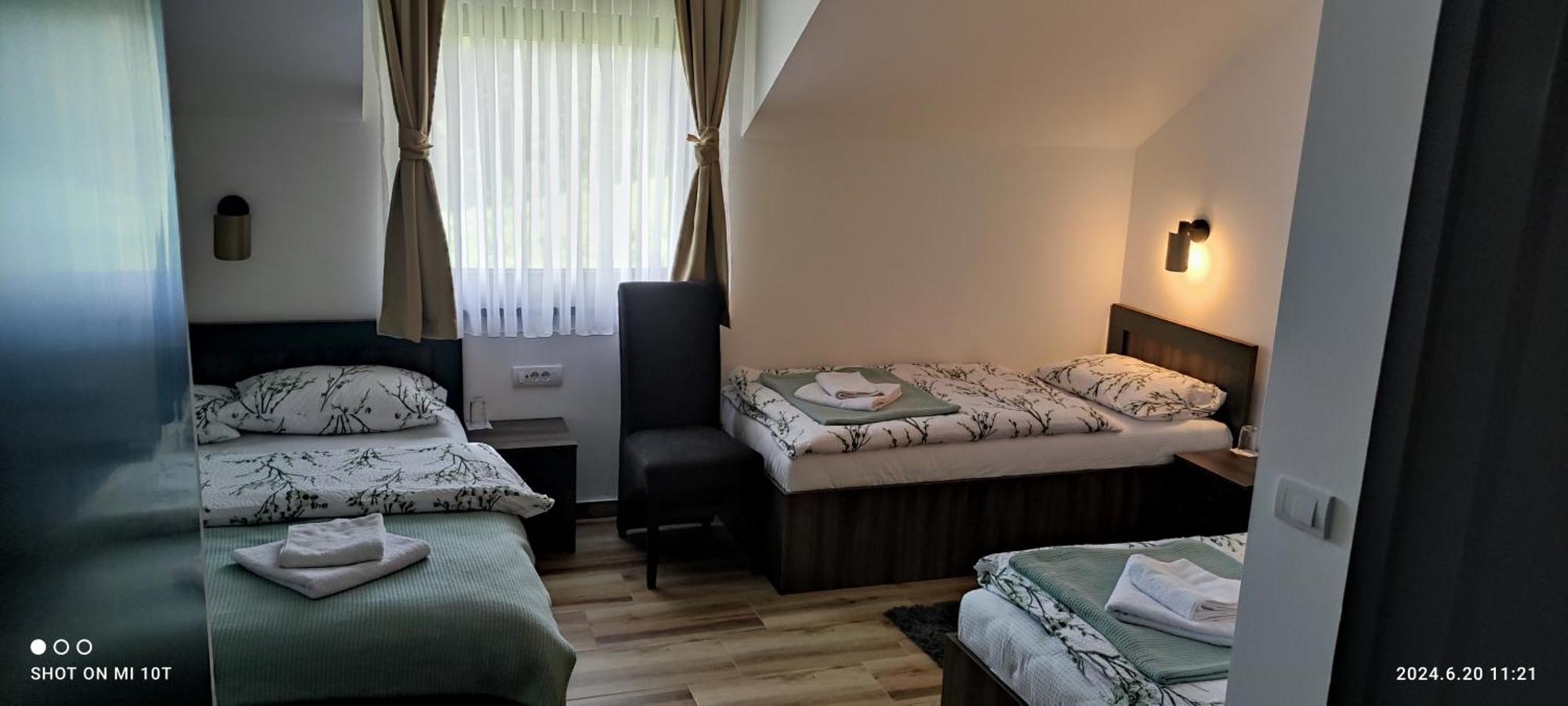 Hotel Pansion I Restoran ,, Pogled" à Han Pijesak Extérieur photo