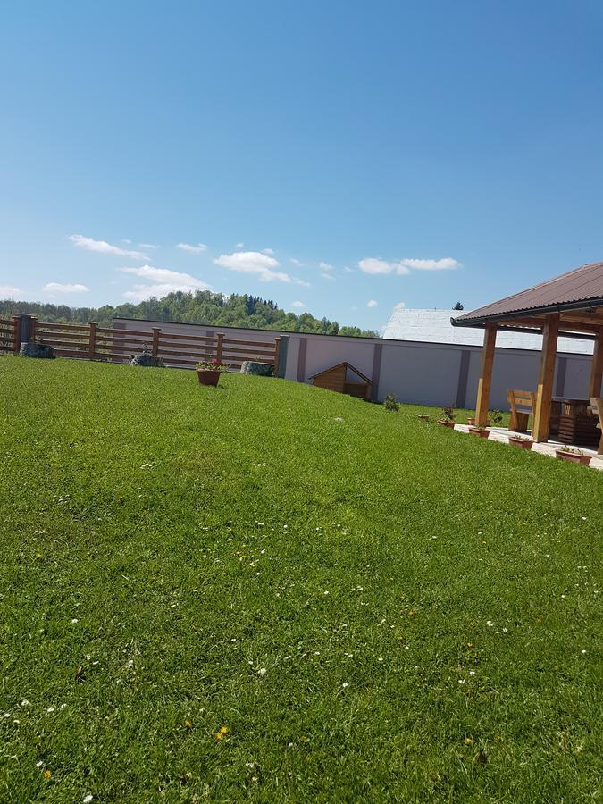Hotel Pansion I Restoran ,, Pogled" à Han Pijesak Extérieur photo