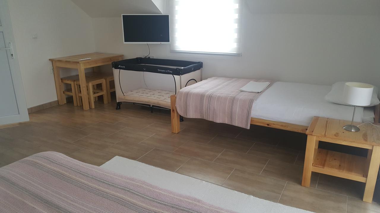 Hotel Pansion I Restoran ,, Pogled" à Han Pijesak Extérieur photo