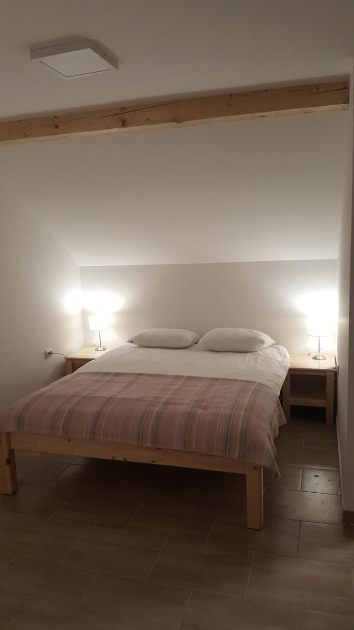 Hotel Pansion I Restoran ,, Pogled" à Han Pijesak Extérieur photo