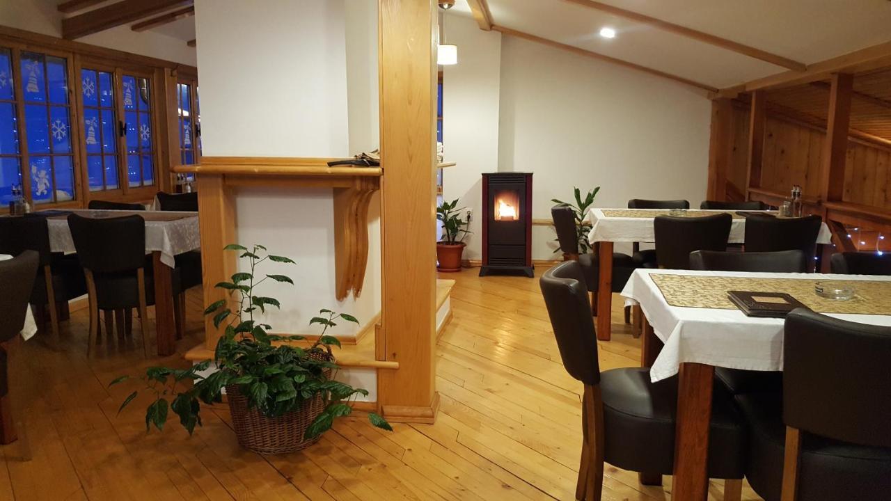 Hotel Pansion I Restoran ,, Pogled" à Han Pijesak Extérieur photo