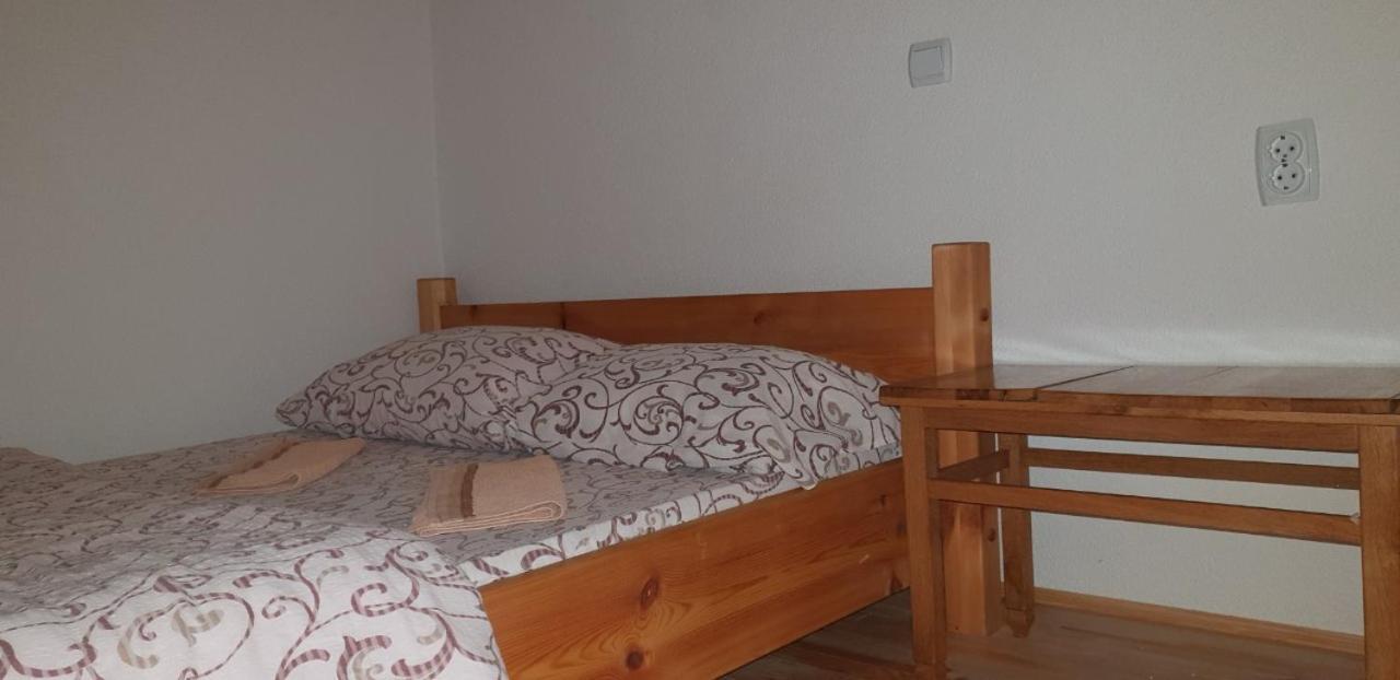 Hotel Pansion I Restoran ,, Pogled" à Han Pijesak Extérieur photo
